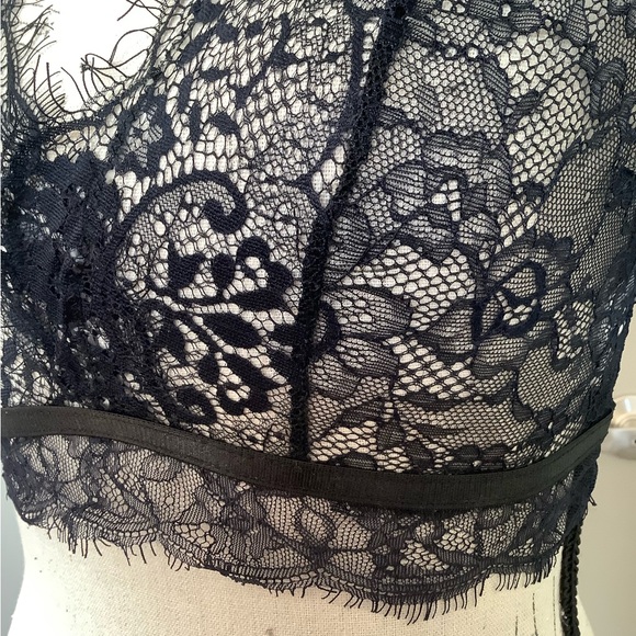 🌹 Two Piece Lace Lingerie Set 🌹 - Picture 7 of 11